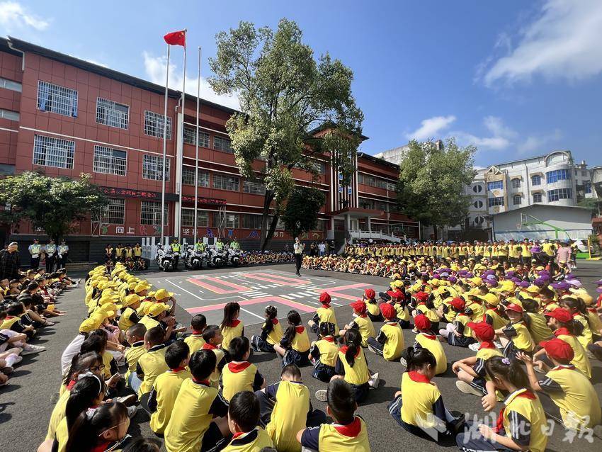 腾龙银钻娱乐